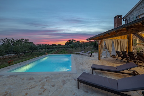 Foto van Villa in Posedarje met privézwembad - Vakantiehuis in Posedarje - PoolOfHouse