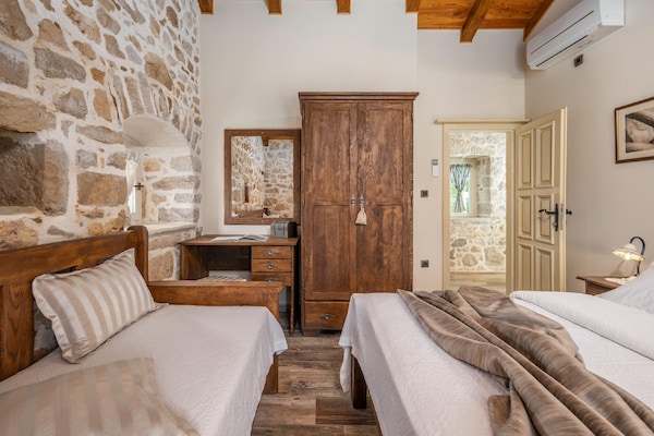 Foto van Villa in Posedarje met privézwembad - Vakantiehuis in Posedarje - BedRoom