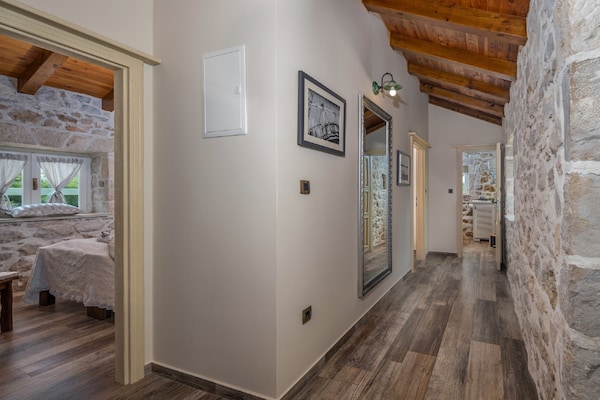 Foto van Villa in Posedarje met privézwembad - Vakantiehuis in Posedarje - BedRoom
