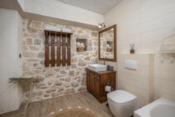 Foto van Villa in Posedarje met privézwembad - Vakantiehuis in Posedarje - BathRoom