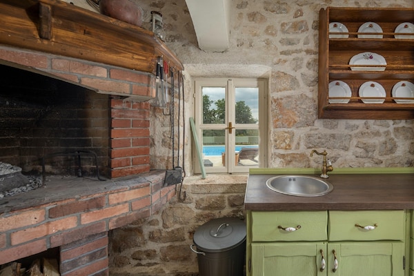 Foto van Villa in Posedarje met privézwembad - Vakantiehuis in Posedarje - Facilities