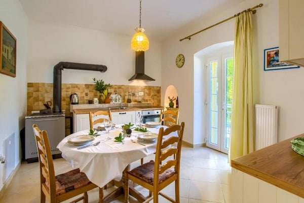 Foto van Sfeervol vakantiehuis in Kraljevica met een tuin - Vakantiehuis in Kraljevica - Kitchen