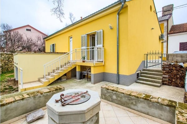 Foto van Sfeervol vakantiehuis in Kraljevica met een tuin - Vakantiehuis in Kraljevica - ExteriorSummer