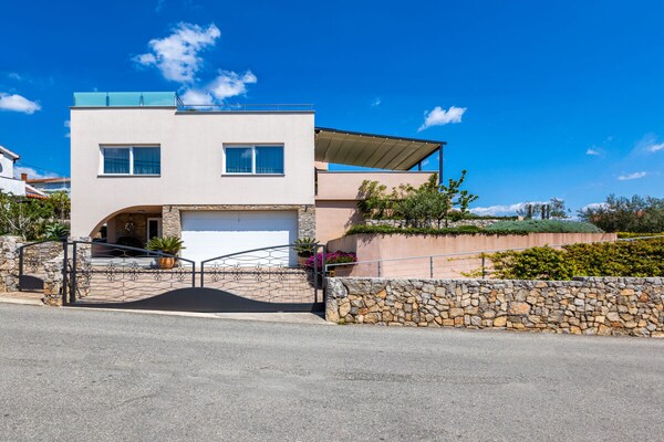 Foto van Villa in Kornić met zwembad - Vakantiehuis in Kornić - Untagged