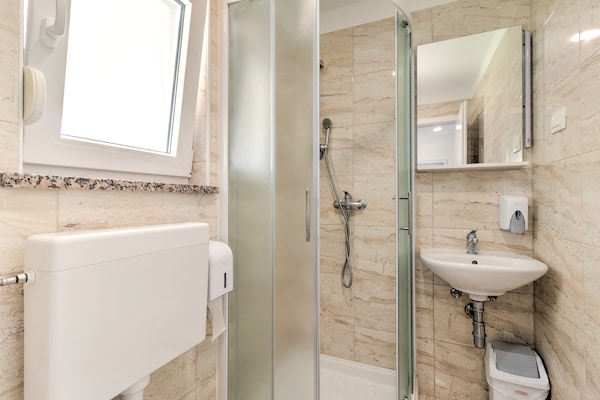 Foto van Vakantiehuis in Banjole vlakbij het strand - Vakantiehuis in Banjole - BathRoom