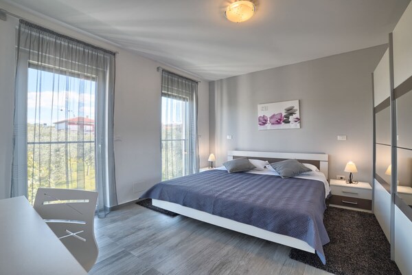 Foto van Villa in Pula met zwembad - Vakantiehuis in Pula - Untagged