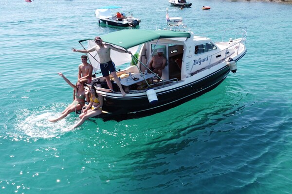 Foto van Villa in Pula met zwembad - Vakantiehuis in Pula - Untagged