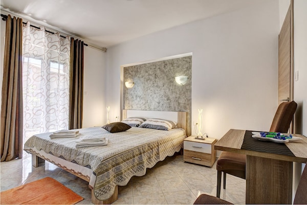 Foto van Relaxing Studio with Lovely Terrace - Kajfes A2 - Vakantiehuis in Valbandon - FloorPlan