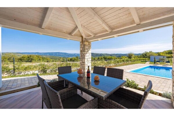 Foto van Villa Isabella in Sovinjak, Istria - Vakantiehuis in Sovinjak - TerraceBalcony