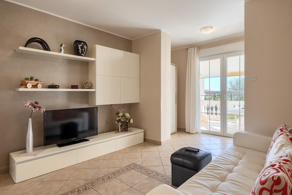 Foto van Appartement in Poreč bij Špadici Strand - Vakantiehuis in Porec - LivingRoom