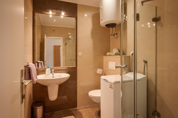 Foto van Appartement in Porec bij zee en stranden - Vakantiehuis in Porec - BathRoom
