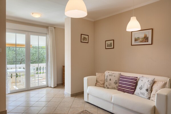 Foto van Appartement in Porec bij zee en stranden - Vakantiehuis in Porec - LivingRoom