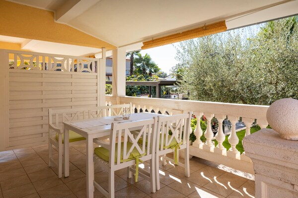 Foto van Appartement in Porec bij zee en stranden - Vakantiehuis in Porec - TerraceBalcony