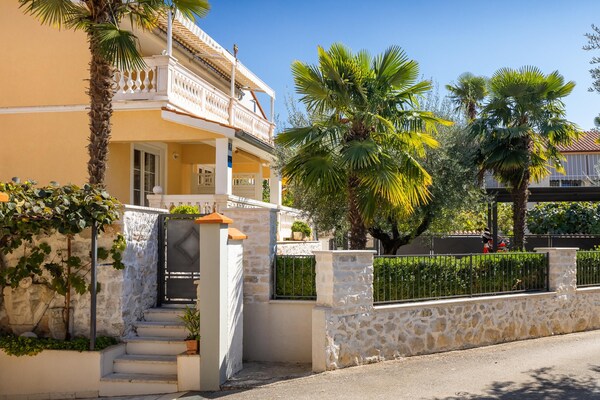 Foto van Appartement in Porec bij zee en stranden - Vakantiehuis in Porec - ExteriorSummer