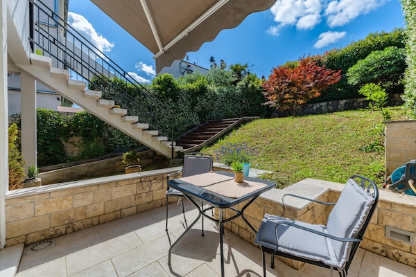 Foto van Appartement in Poreč bij rotsstrand - Vakantiehuis in Porec - TerraceBalcony