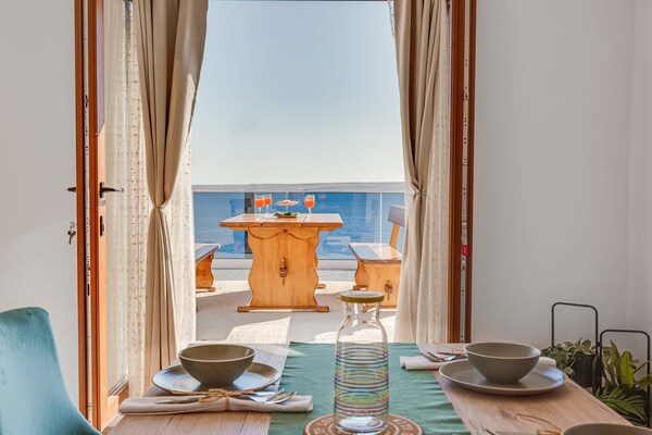 Foto van Smaakvol ontworpen appartement in Karlobag - Vakantiehuis in Karlobag - TerraceBalcony