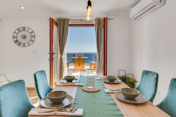 Foto van Smaakvol ontworpen appartement in Karlobag - Vakantiehuis in Karlobag - DiningRoom