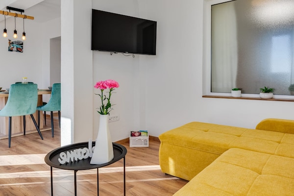 Foto van Smaakvol ontworpen appartement in Karlobag - Vakantiehuis in Karlobag - LivingRoom