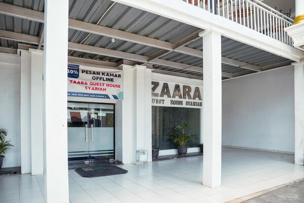Foto van Premium Indonesische Suite voor twee personen - Vakantiehuis in Padang - ExteriorSummer