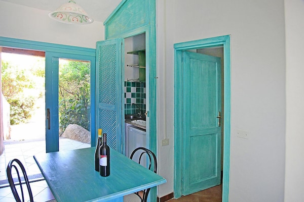 Foto van 2-kamerappartement in de Residence Lu Nibareddu - Vakantiehuis in Loiri - DiningRoom