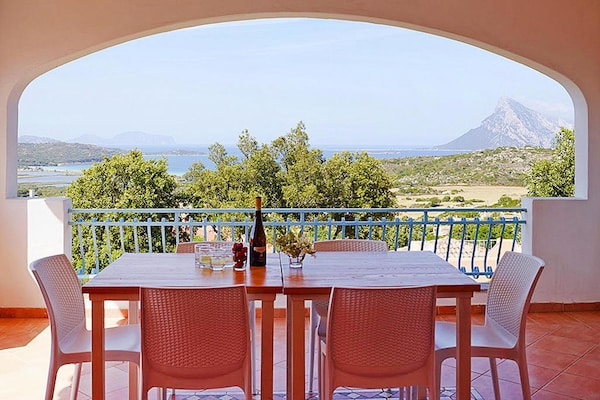 Foto van 2-kamerappartement in de Residence Lu Nibareddu - Vakantiehuis in Loiri - TerraceBalcony