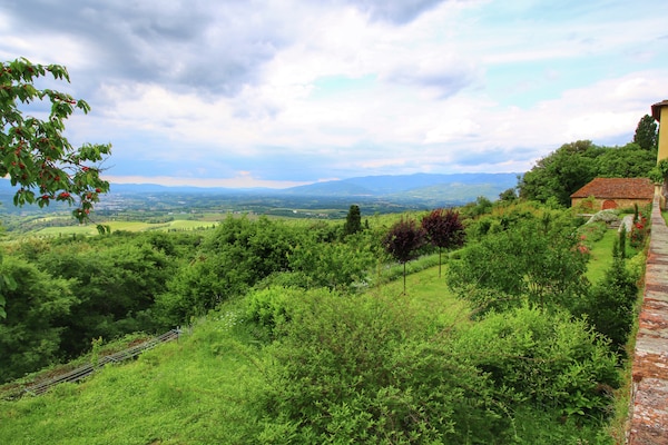 Foto van Appartement in Pergine Valdarno met Zwembad - Vakantiehuis in Pergine Valdarno - AreaSummer1KM