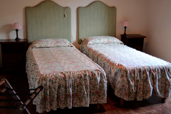 Foto van Appartement in Pergine Valdarno met Zwembad - Vakantiehuis in Pergine Valdarno - BedRoom