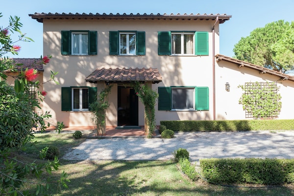 Foto van Villa in Magliano Sabina met privézwembad - Vakantiehuis in Magliano Sabina - ExteriorSummer