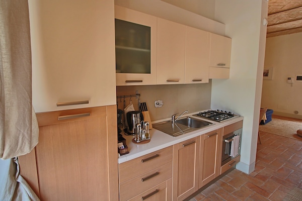 Foto van Vakantiehuis Foligno met Zwembad en Tuin - Vakantiehuis in Foligno - Loc. Tenne - Kitchen