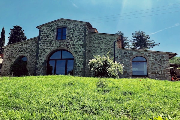 Foto van Villa in Cortona met privézwembad - Vakantiehuis in Magione - ExteriorSummer
