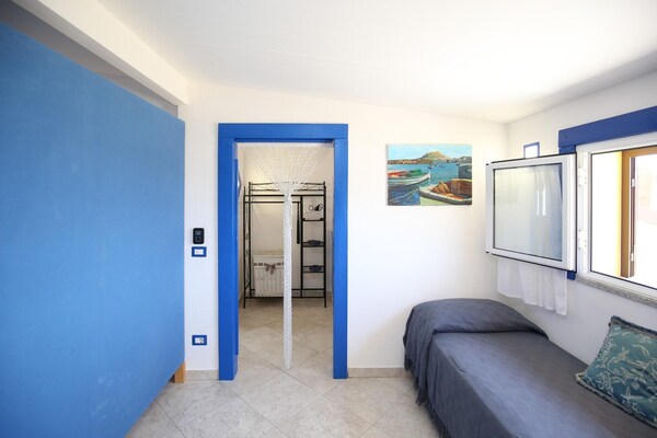 Foto van Vista-merrie, ampio terrazzo en aria condizionata - Vakantiehuis in Castelsardo SS - BedRoom