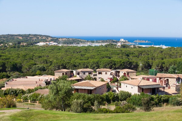 Foto van Tweekamerappartement in een complex - Vakantiehuis in Villasimius - ExteriorSummer