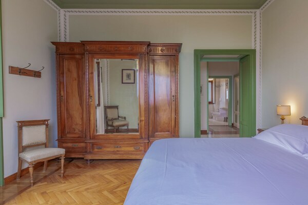 Foto van Villa in Civenna met balkon - Vakantiehuis in Civenna - Untagged