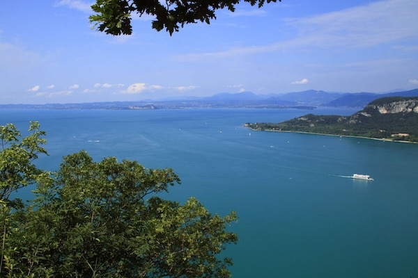 Foto van Pratone Trilo Appartement met terras - Vakantiehuis in Garda - Untagged