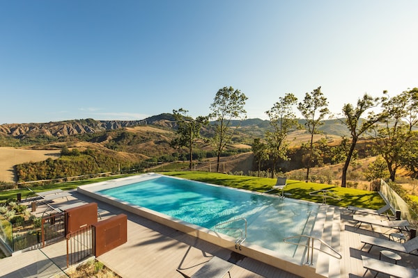 Foto van Premium vakantiehuis met zwembad - Vakantiehuis in Castel San Pietro Terme - PoolOfHouse