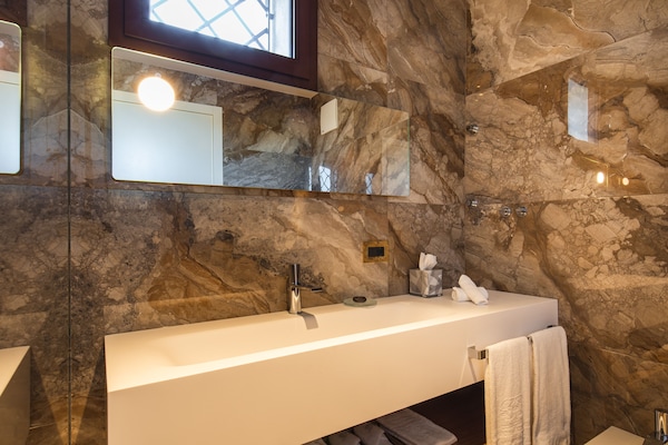 Foto van Premium vakantiehuis met zwembad - Vakantiehuis in Castel San Pietro Terme - BathRoom