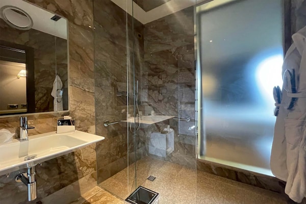 Foto van Premium vakantiehuis met zwembad - Vakantiehuis in Castel San Pietro Terme - BathRoom