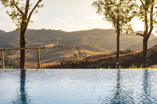 Foto van Premium vakantiehuis met zwembad - Vakantiehuis in Castel San Pietro Terme - PoolOfHouse