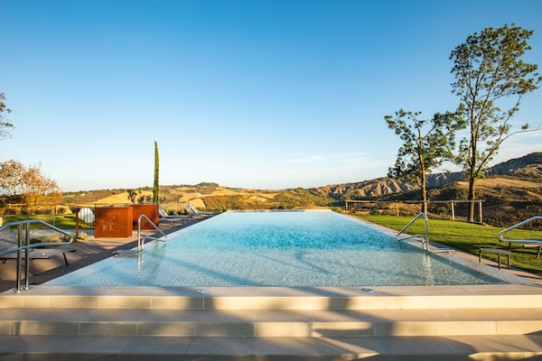 Foto van Premium vakantiehuis met zwembad - Vakantiehuis in Castel San Pietro Terme - PoolOfHouse
