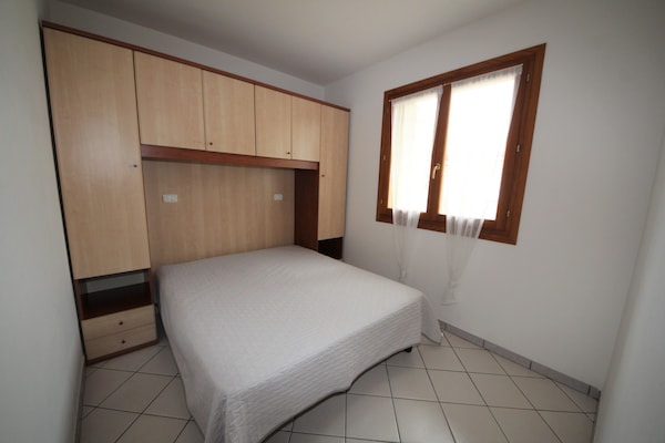 Foto van Twee slaapkamerappartement in Rosolina met ruimte - Vakantiehuis in Rosolina Mare RO - BedRoom