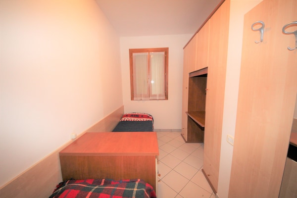Foto van Twee slaapkamerappartement in Rosolina met ruimte - Vakantiehuis in Rosolina Mare RO - BedRoom