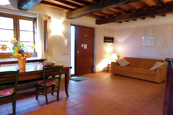 Foto van Vakantiehuis in Montecarelli met Zwembad - Vakantiehuis in Montecarelli - LivingRoom