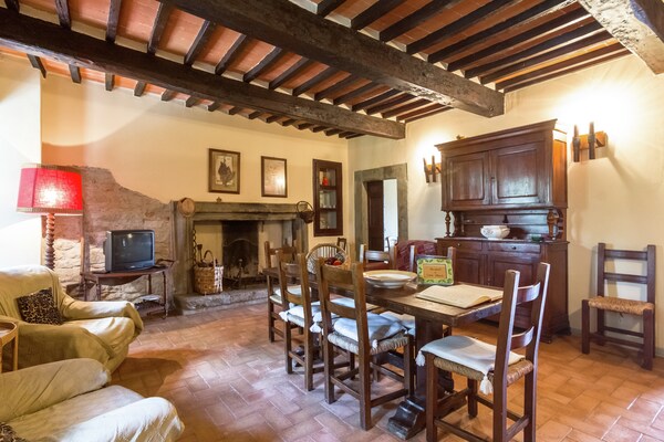Foto van Rustiek comfort met een moderne touch - Vakantiehuis in Arezzo - DiningRoom