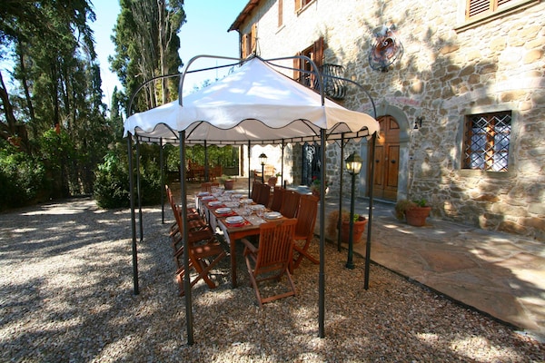 Foto van Elegante villa met vallei - Vakantiehuis in Ciggiano - TerraceBalcony