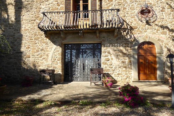 Foto van Elegante villa met vallei - Vakantiehuis in Ciggiano - TerraceBalcony