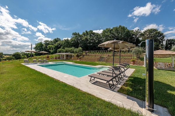 Foto van Boerderij in Toscane met zwembad en uitzicht - Vakantiehuis in Cortona - PoolOfHouse