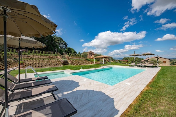 Foto van Boerderij in Toscane met zwembad en uitzicht - Vakantiehuis in Cortona - PoolOfHouse