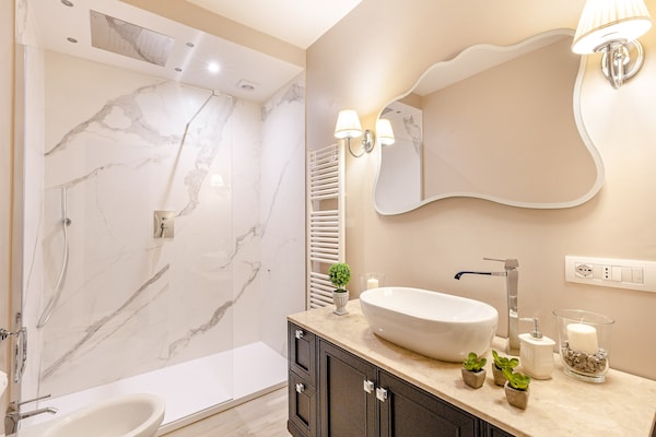 Foto van Boerderij bij Lucca met Zoutwaterzwembad - Vakantiehuis in Capannori - BathRoom