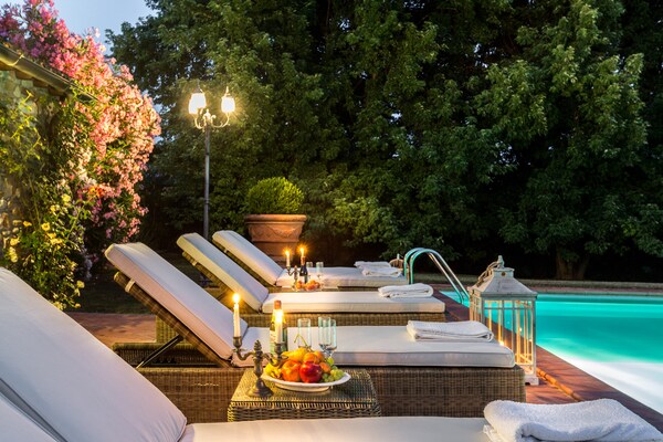 Foto van Boerderij bij Lucca met Zoutwaterzwembad - Vakantiehuis in Capannori - PoolOfHouse
