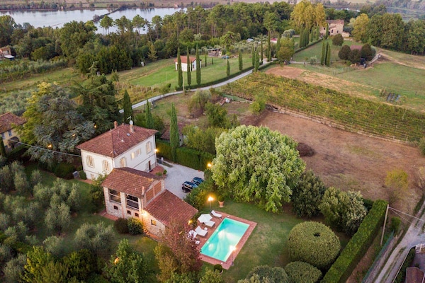 Foto van Boerderij bij Lucca met Zoutwaterzwembad - Vakantiehuis in Capannori - Outdoor